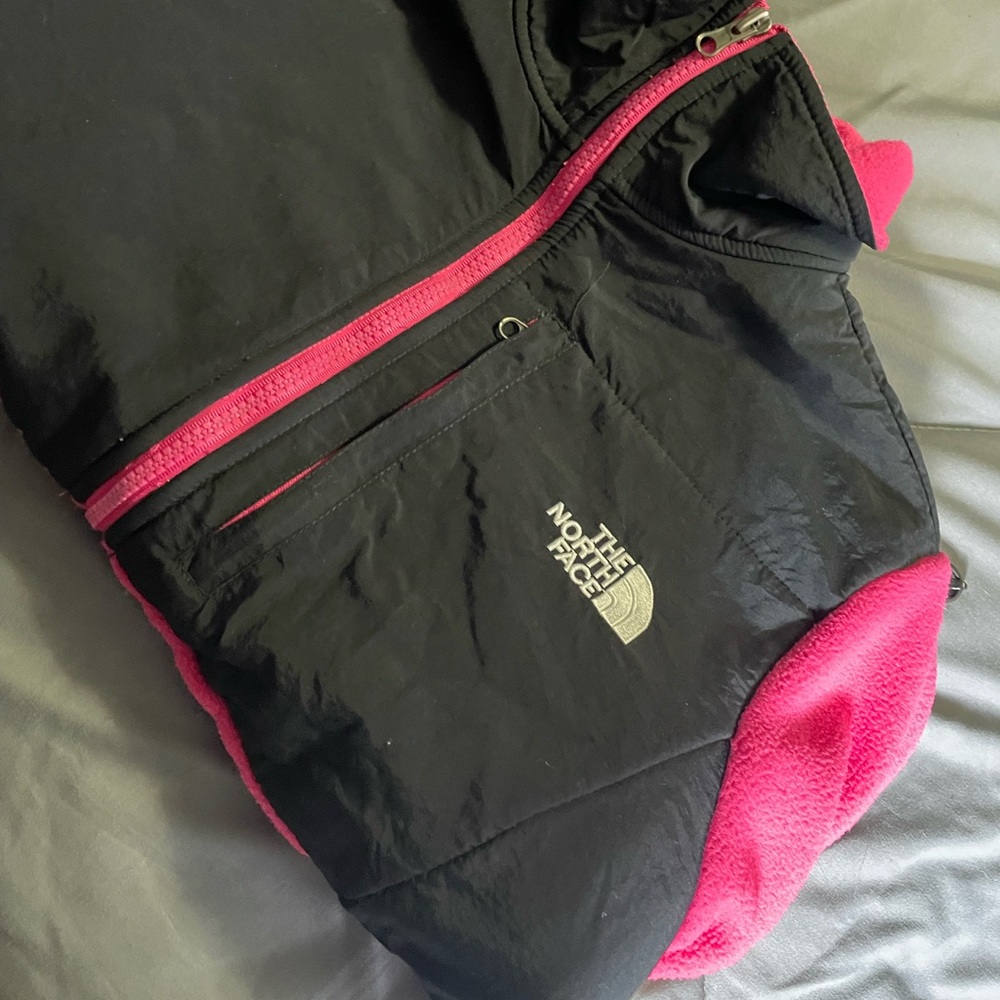 Woman’s small north face jacket